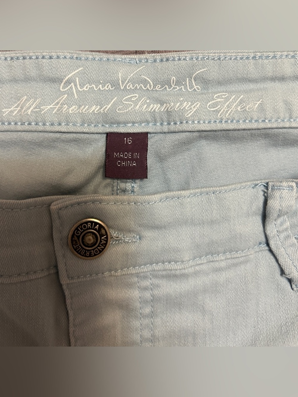 Womens Light Blue Denim Bermuda Shorts - Classic Five-Pocket - Picture 2 of 7